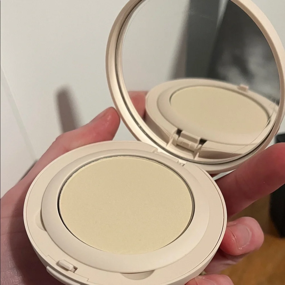 laura mercier Translucent Pressed Setting Powder — Ultra Blur